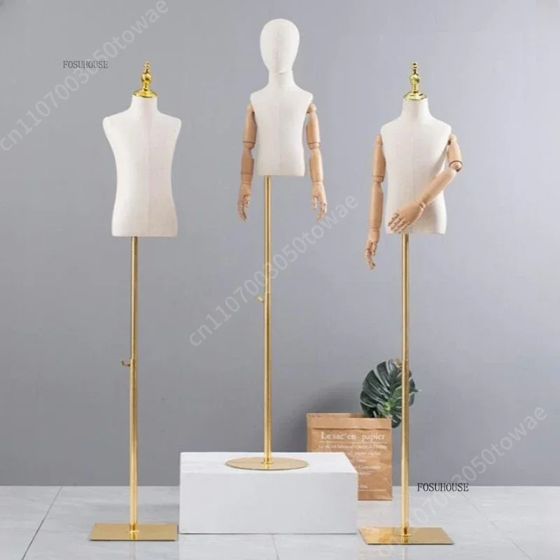 Baby Clothing Store - Torso de Manequim Infantil com Braços