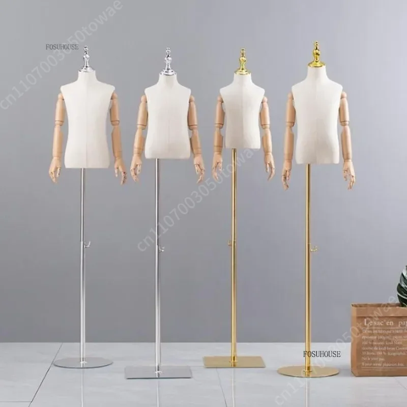 Torso de Manequim Infantil com - Baby Clothing Store avaliação e preço